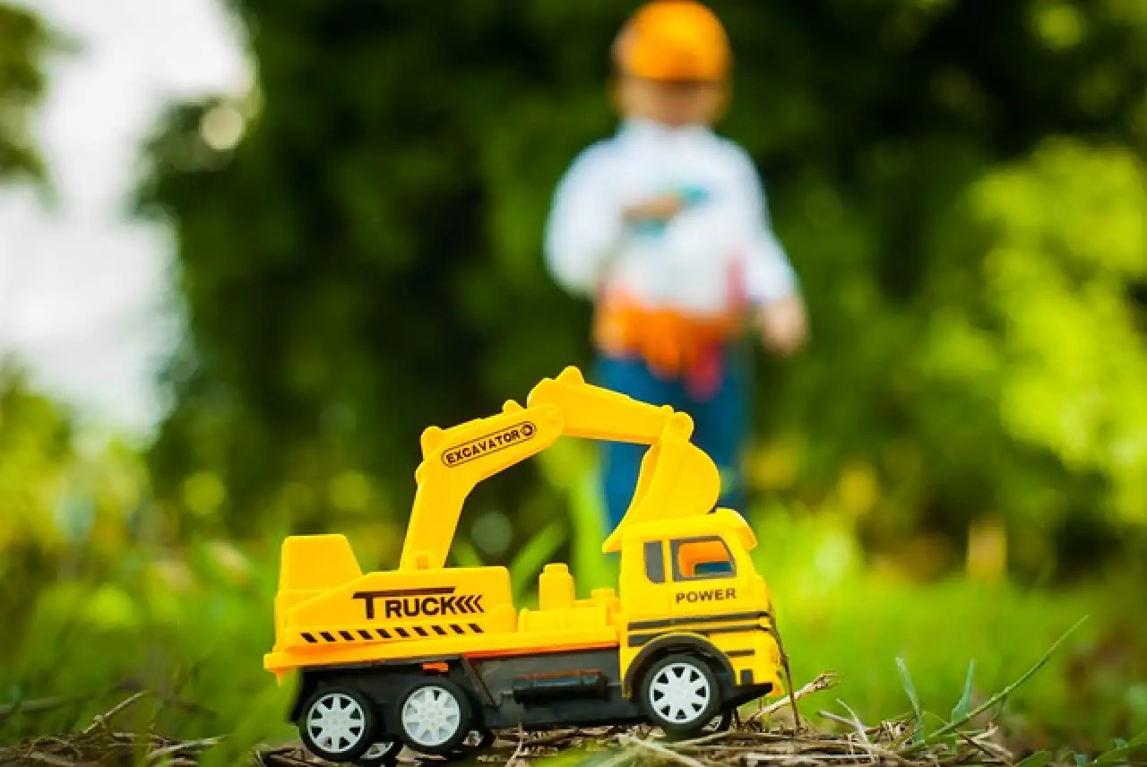 builder toy truck